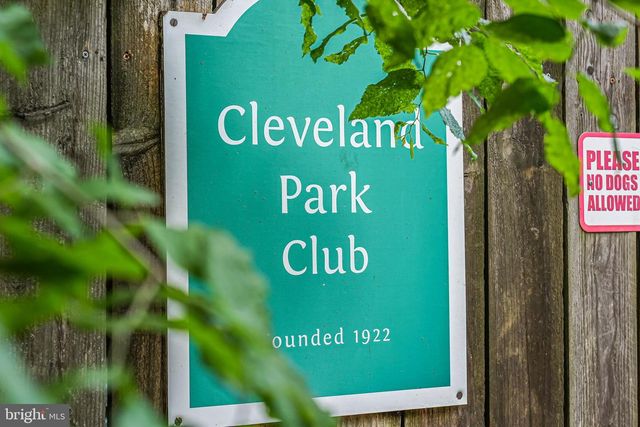 2905 NEWARK ST NW, Washington, DC 20008