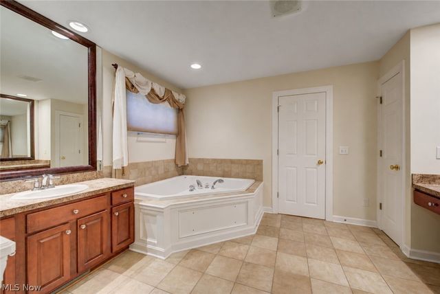 6424 Oak Point Estates, Lorain, OH 44053