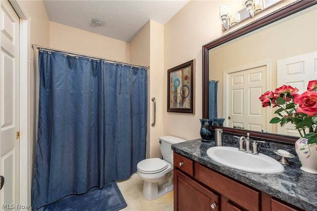 6424 Oak Point Estates, Lorain, OH 44053
