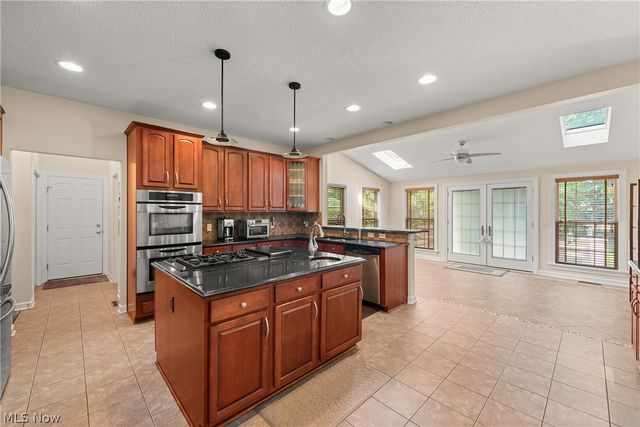 6424 Oak Point Estates, Lorain, OH 44053