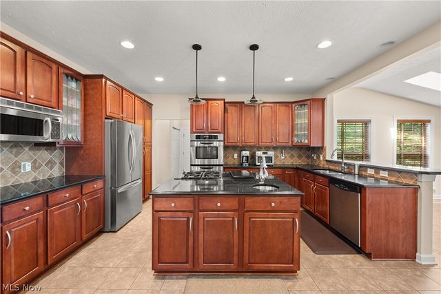 6424 Oak Point Estates, Lorain, OH 44053