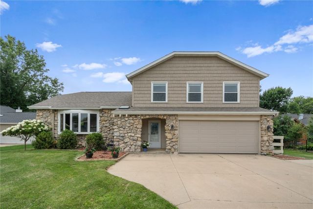1151 Plumwood Court NE, Cedar Rapids, IA 52402