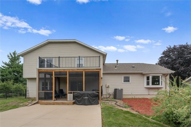 1151 Plumwood Court NE, Cedar Rapids, IA 52402