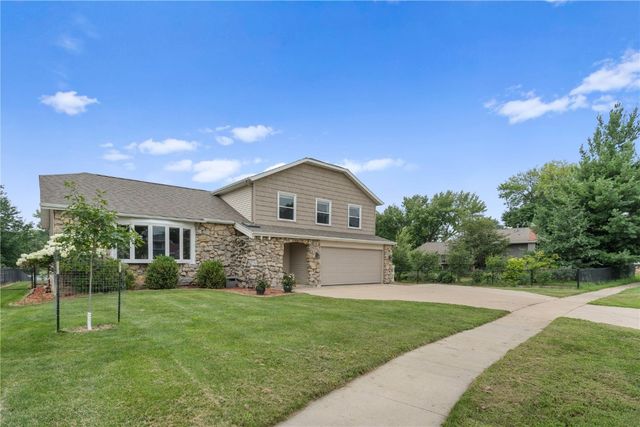1151 Plumwood Court NE, Cedar Rapids, IA 52402