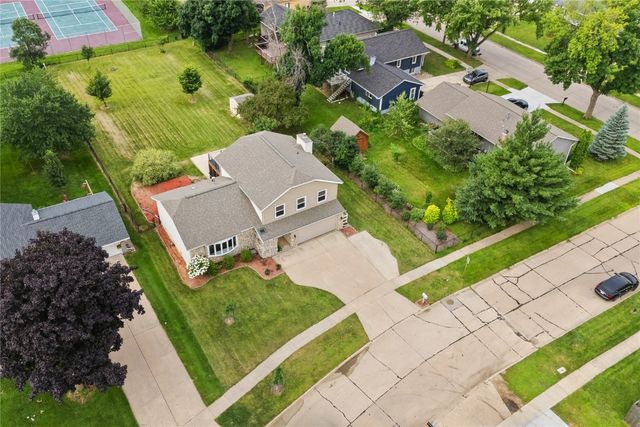 1151 Plumwood Court NE, Cedar Rapids, IA 52402