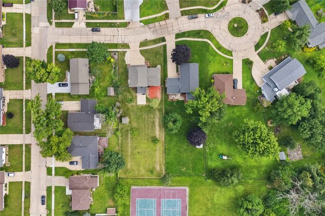 1151 Plumwood Court NE, Cedar Rapids, IA 52402