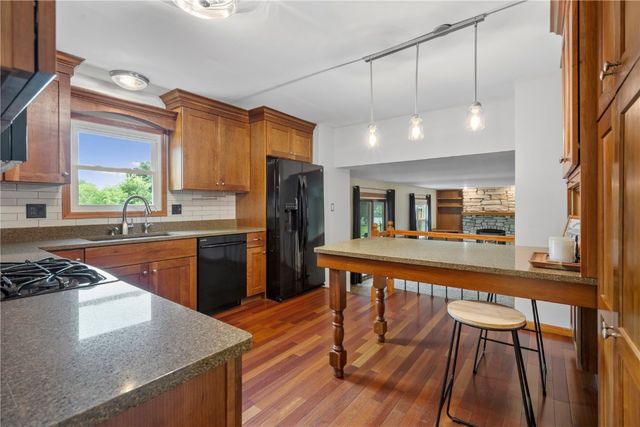 1151 Plumwood Court NE, Cedar Rapids, IA 52402