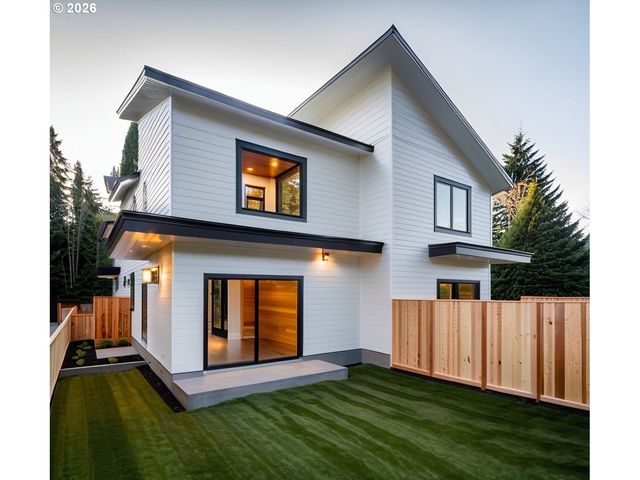 2008 Se 34TH Ave, Portland, OR 97214
