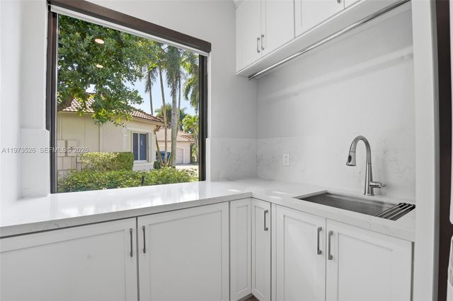 2465 Provence Cir, Weston, FL 33327