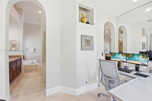 2465 Provence Cir, Weston, FL 33327