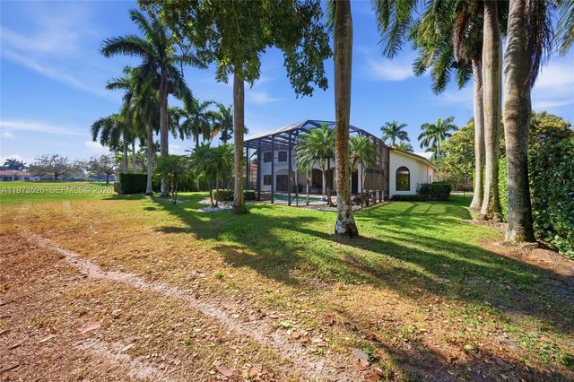 2465 Provence Cir, Weston, FL 33327