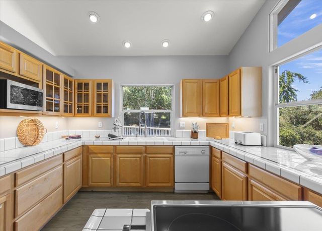 29 Los Encinos Drive, Del Rey Oaks, CA 93940
