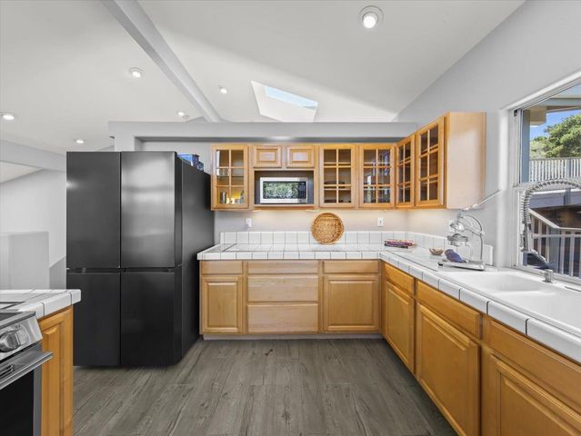 29 Los Encinos Drive, Del Rey Oaks, CA 93940