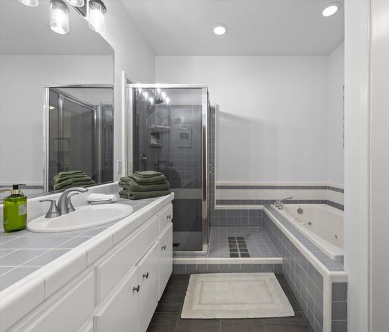 29 Los Encinos Drive, Del Rey Oaks, CA 93940