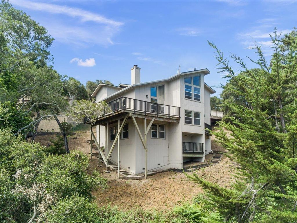 29 Los Encinos Drive, Del Rey Oaks, CA 93940