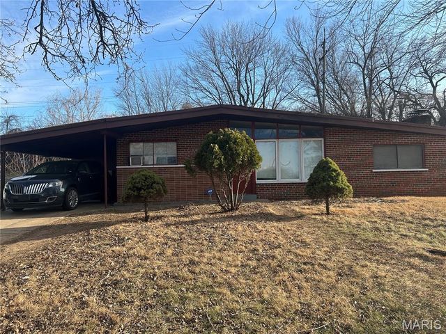 2052 Sun Valley Drive, Unincorporated, MO 63136