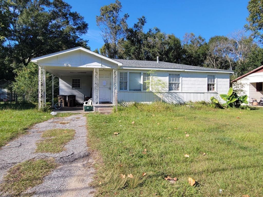 2402 Dog River N Drive, Mobile, AL 36605