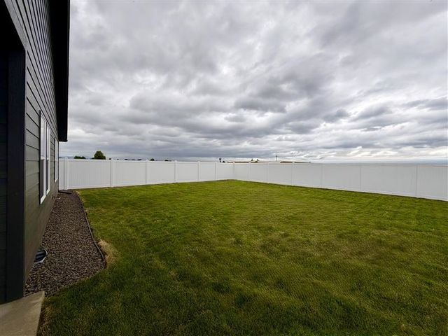 602 Duffer Loop, Deer Park, WA 99006