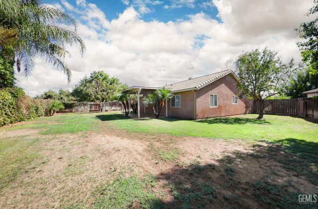 12306 Hill Country Drive, Bakersfield, CA 93312
