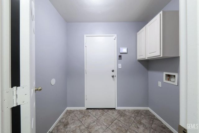 12306 Hill Country Drive, Bakersfield, CA 93312