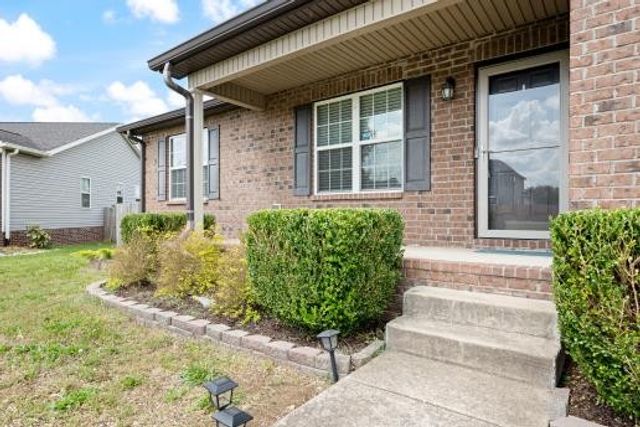 16 Andy Cir, Lebanon, TN 37087