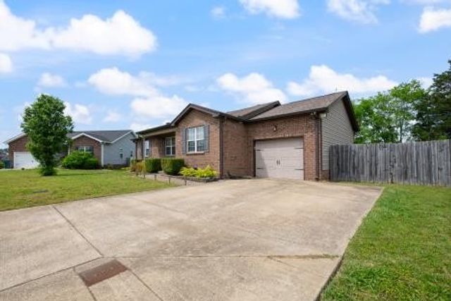 16 Andy Cir, Lebanon, TN 37087