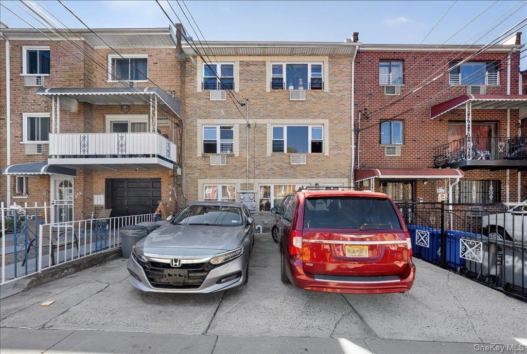 850 E 214th Street, Bronx, NY 10467