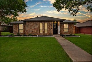 1916 Avignon Court, Carrollton, TX 75007