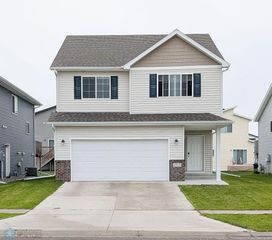 2715 11TH Street W, West Fargo, ND 58078