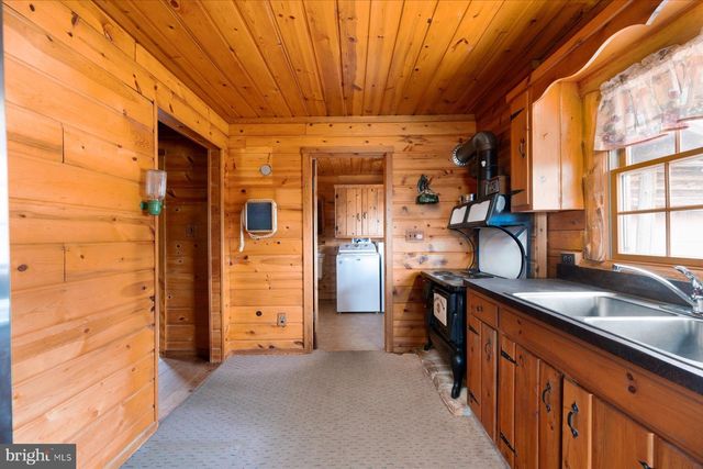 5742 BROOKS WOODS RD, Lothian, MD 20711