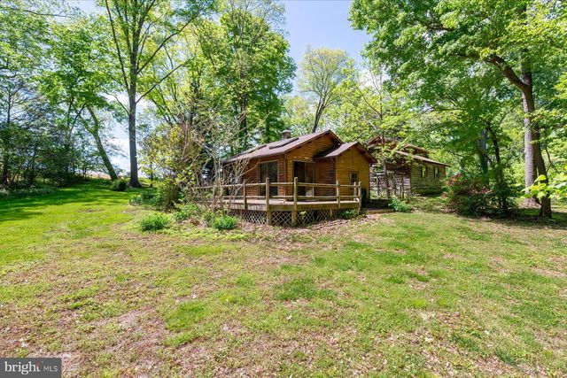 5742 BROOKS WOODS RD, Lothian, MD 20711