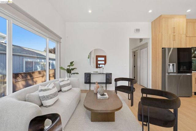 1712 Schiller St, Alameda, CA 94501