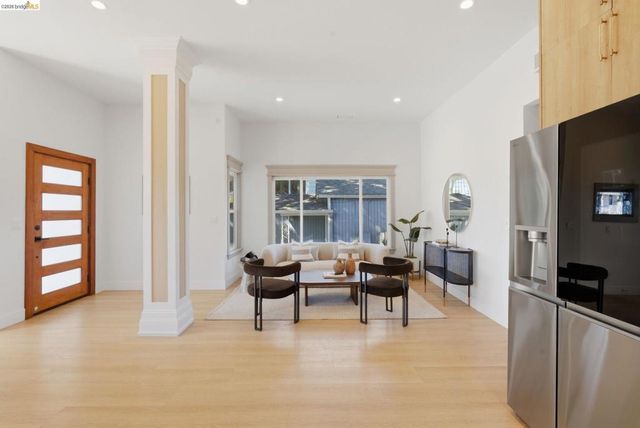 1712 Schiller St, Alameda, CA 94501