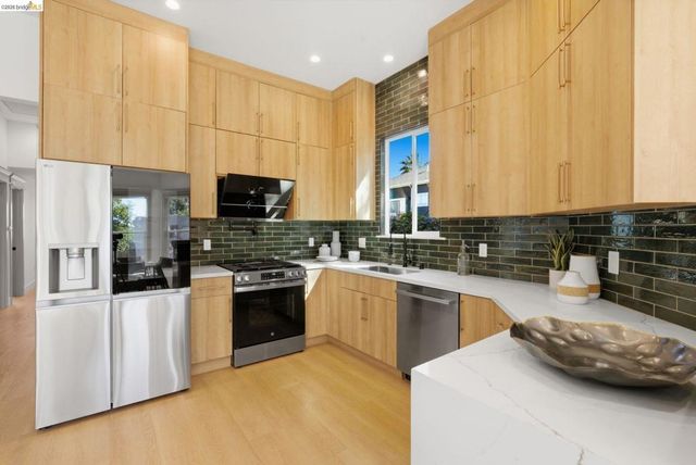 1712 Schiller St, Alameda, CA 94501