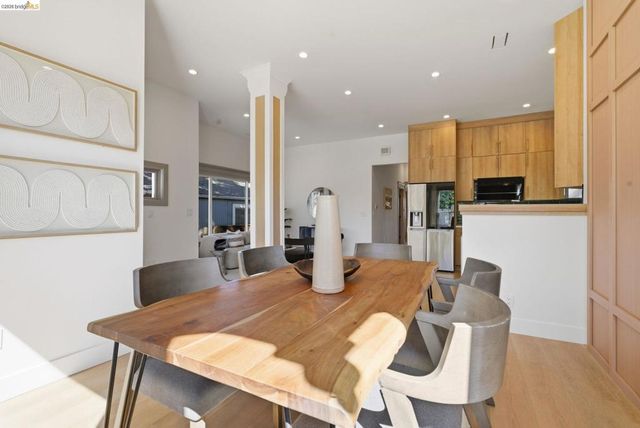 1712 Schiller St, Alameda, CA 94501