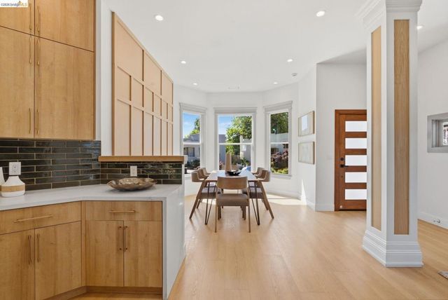 1712 Schiller St, Alameda, CA 94501
