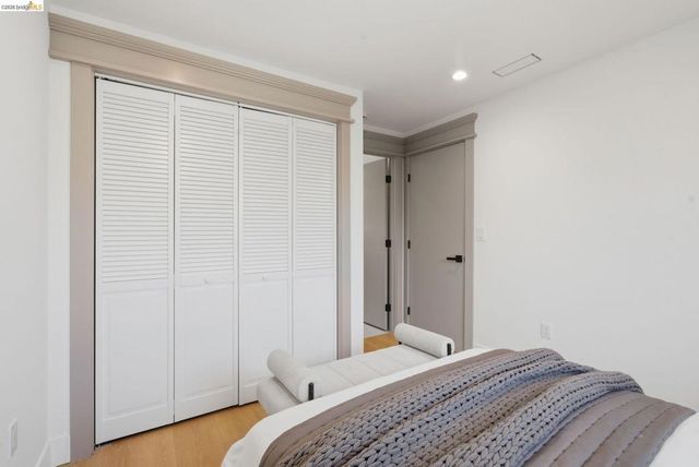 1712 Schiller St, Alameda, CA 94501