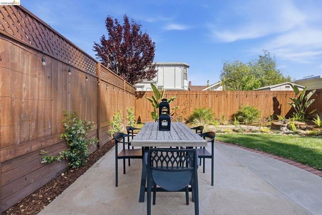 1712 Schiller St, Alameda, CA 94501