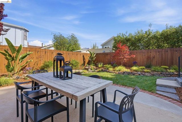 1712 Schiller St, Alameda, CA 94501