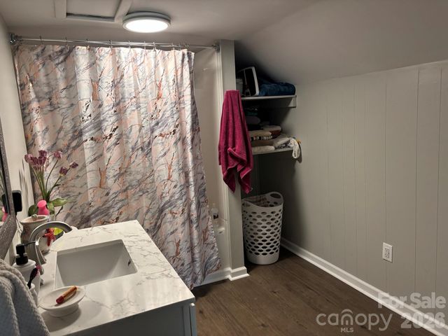 262 Blackberry Lane, Bakersville, NC 28705