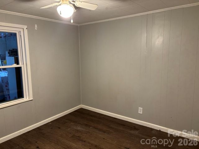 262 Blackberry Lane, Bakersville, NC 28705