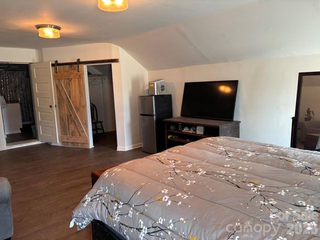 262 Blackberry Lane, Bakersville, NC 28705