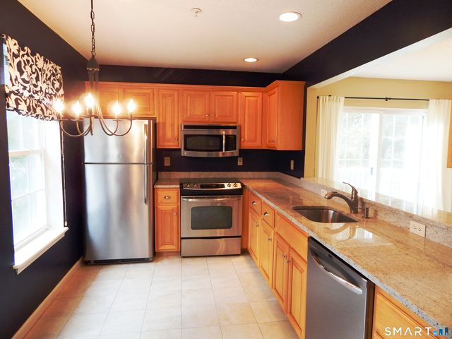 629 Danbury Road 40, Ridgefield, CT 06877