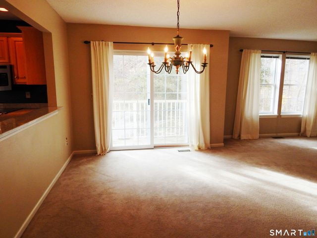 629 Danbury Road 40, Ridgefield, CT 06877