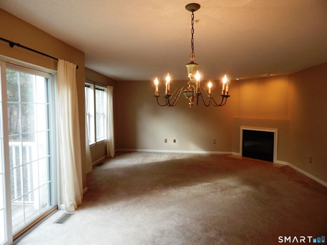 629 Danbury Road 40, Ridgefield, CT 06877