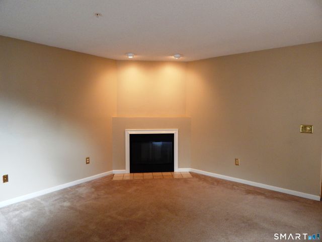 629 Danbury Road 40, Ridgefield, CT 06877