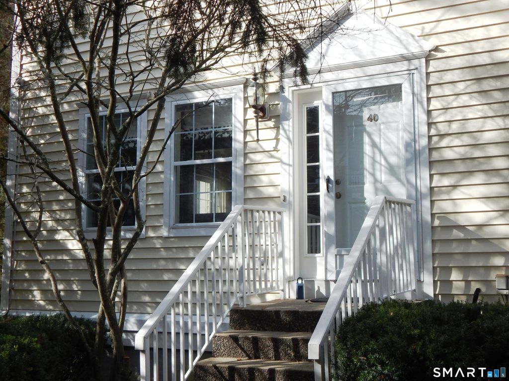 629 Danbury Road 40, Ridgefield, CT 06877