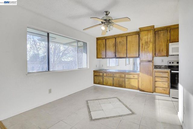 400 Davis 301, San Leandro, CA 94577