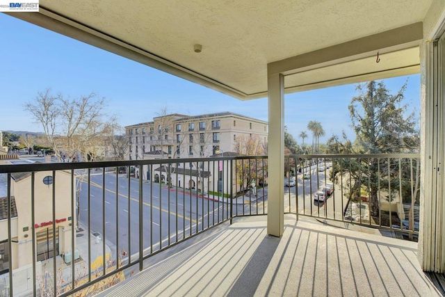400 Davis 301, San Leandro, CA 94577