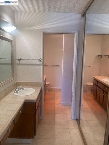 400 Davis 301, San Leandro, CA 94577